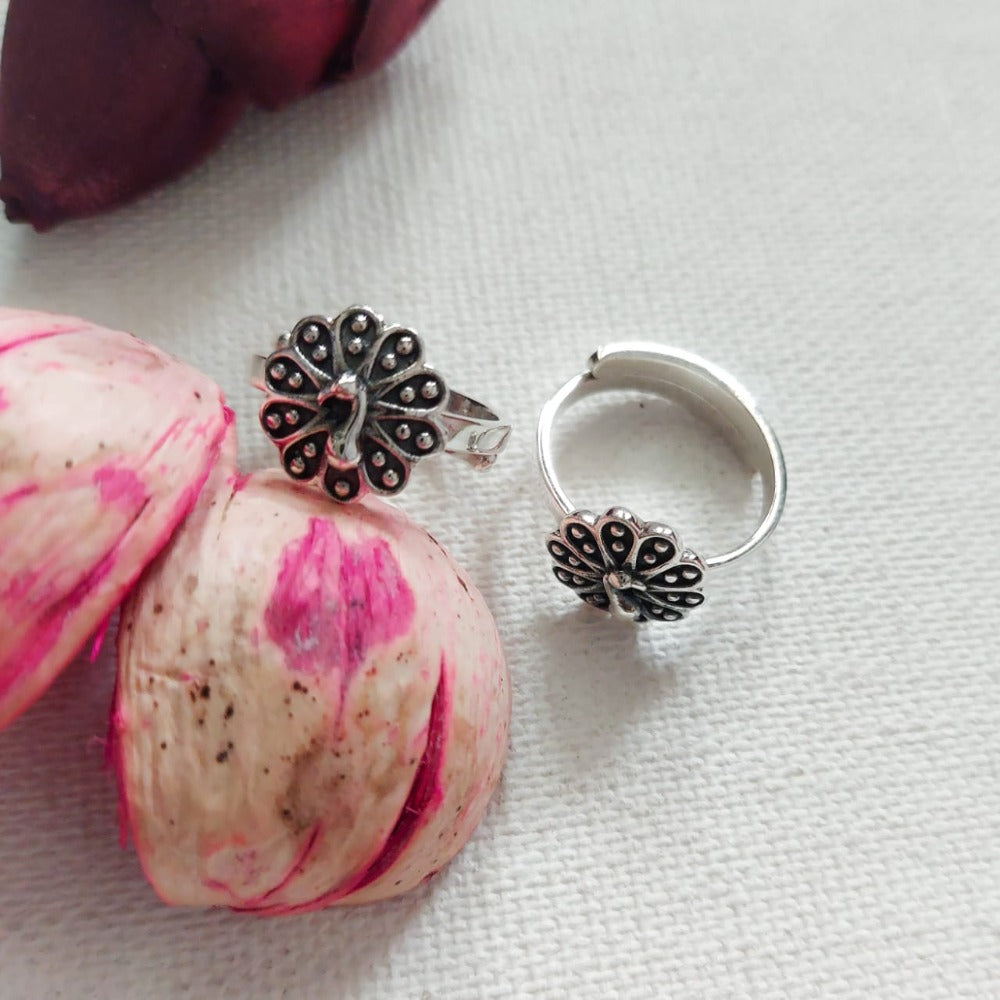 Mayuri intricated Silver Toe Ring