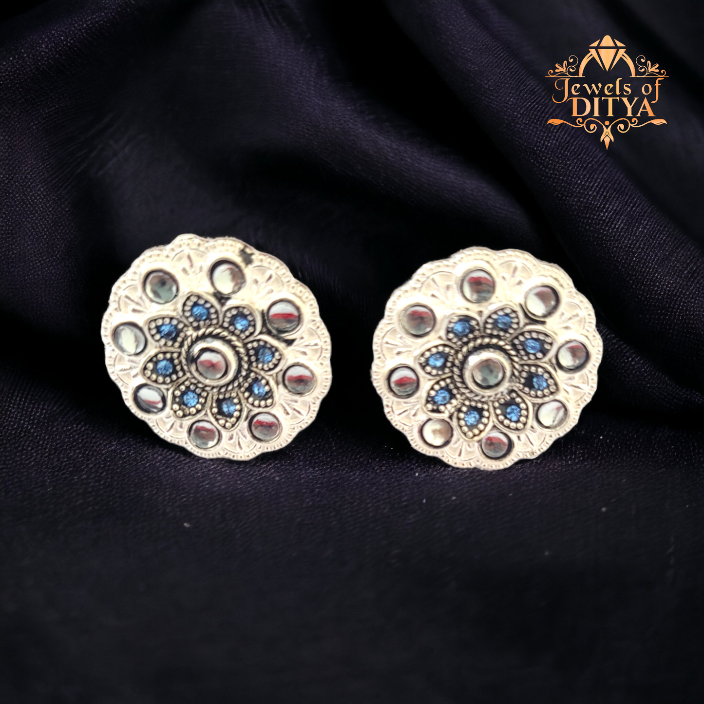 Charm Your Way With Micro Ad Intricated Hand Crafted Silver Toe Ring