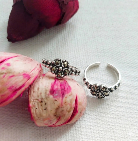 Sankalpa Antique-Finish Marcasite Toe Rings