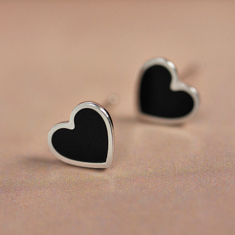 925 Sterling Silver Black Drip Heart Stud Earring